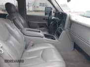 ✅ 2006 Chevrolet Silverado 2500HD LT1 • VIN: 1GCHK23U86F181748 • Lot: 41794661. Listed on IAAI with 204,496 mi. Free auction sales archive from the USA and detailed vehicle history report at DreamBid. Image 5.