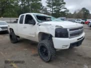 ✅ 2010 Chevrolet Silverado 1500 • VIN: 1GCSKTE27AZ136251 • Lot: 70200014. Wystawiony na Copart z przebiegiem 195 243 mil. Bezpłatny archiwum sprzedaży aukcyjnych z USA i szczegółowy raport historii pojazdu na DreamBid. Zdjęcie 4.