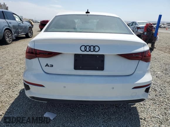 ✅ 2023 Audi A3 Premium • VIN: WAUAUDGY2PA037113 • Lot: 70481475. Wystawiony na Copart z przebiegiem 20 753 mil. Bezpłatny archiwum sprzedaży aukcyjnych z USA i szczegółowy raport historii pojazdu na DreamBid. Zdjęcie 6.