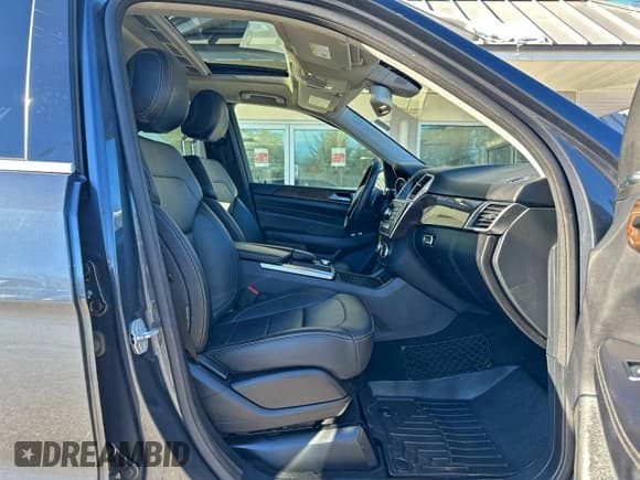 ✅ 2015 Mercedes-Benz M 250 • VIN: 4JGDA0EB9FA562566 • Lot: 96813845. Wystawiony na Copart z przebiegiem 214 577 mil. Bezpłatny archiwum sprzedaży aukcyjnych z USA i szczegółowy raport historii pojazdu na DreamBid. Zdjęcie 5.