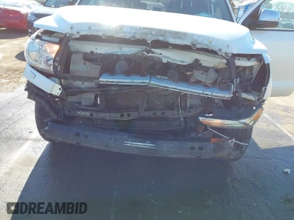 ✅ 2012 Toyota Sequoia Platinum • VIN: 5TDYY5G18CS037726 • Lot: 41328357. Listed on IAAI with 98,353 mi. Free auction sales archive from the USA and detailed vehicle history report at DreamBid. Image 6.