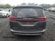 ✅ 2022 Chrysler Pacifica Hybrid Touring L • VIN: 2C4RC1L72NR201957 • Lot: 81549395. Wystawiony na Copart z przebiegiem 52 291 mil. Bezpłatny archiwum sprzedaży aukcyjnych z USA i szczegółowy raport historii pojazdu na DreamBid. Zdjęcie 6.