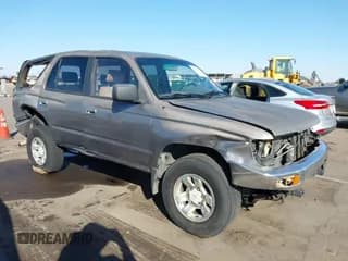 ✅ 1998 Toyota 4Runner SR5 • VIN: JT3GN86R5W0066075 • Lot: 43664700. Listed on IAAI with 348,598 mi. Free auction sales archive from the USA and detailed vehicle history report at DreamBid. Image 1.