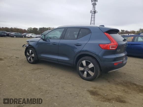✅ 2022 Volvo XC40 Momentum • VIN: YV4162UK3N2652954 • Lot: 90525215. Listed on Copart with 26,529 mi. Free auction sales archive from the USA and detailed vehicle history report at DreamBid. Image 2.