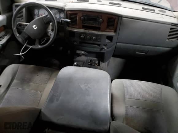 2006 Dodge 3500 SLT z VIN 3D7MX48C16G212578, wystawiony jako Copart lot #42909385 z przebiegiem Nie podano mil oraz Szkoda całkowita • Salvage title. Historia ofert i sprzedaży dostępna na DreamBid. Obrazek 8.