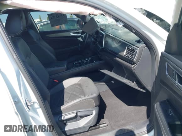 ✅ 2024 Volkswagen Atlas SE • VIN: 1V2KE2CA2RC200205 • Lot: 43342374. Listed on IAAI with 51,099 mi. Free auction sales archive from the USA and detailed vehicle history report at DreamBid. Image 5.