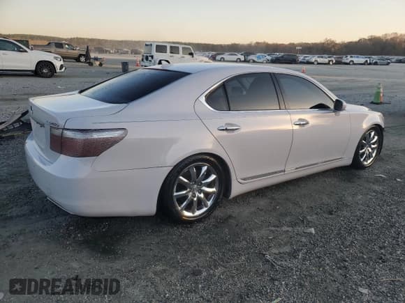 ✅ 2008 Lexus LS 460 • VIN: JTHBL46F385063125 • Lot: 92610155. Listed on Copart with 149,686 mi. Free auction sales archive from the USA and detailed vehicle history report at DreamBid. Image 3.