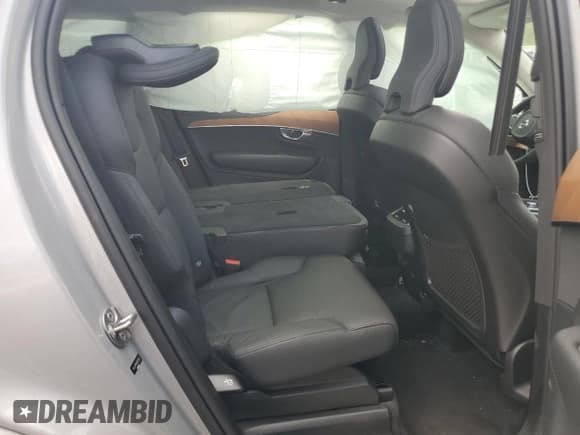 ✅ 2024 Volvo XC90 Plus Bright Theme • VIN: YV4L12PEXR1237395 • Лот: 68207955. Опубликован ранее на Copart с пробегом Не указан. Бесплатный доступ к архиву аукционных продаж из США и подробный отчёт об истории автомобиля на DreamBid. Изображение 11.