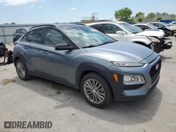 ✅ 2020 Hyundai Kona SEL • VIN: KM8K22AA6LU473819 • Лот: 59228944. Опубликован ранее на Copart с пробегом 41 957 миль. Бесплатный доступ к архиву аукционных продаж из США и подробный отчёт об истории автомобиля на DreamBid. Изображение 4.
