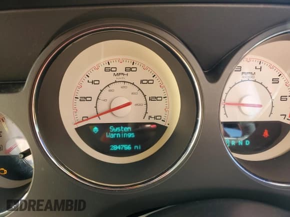 ✅ 2013 Dodge Challenger SXT • VIN: 2C3CDYAG3DH742023 • Lot: 84168954. Wystawiony na Copart z przebiegiem 284 756 mil. Bezpłatny archiwum sprzedaży aukcyjnych z USA i szczegółowy raport historii pojazdu na DreamBid. Zdjęcie 9.