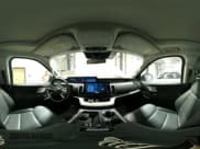 ✅ 2025 Ford Expedition Active • VIN: 1FMJU1J89SEA44017 • Lot: 43050522. Wystawiony na IAAI z przebiegiem 1 325 mil. Bezpłatny archiwum sprzedaży aukcyjnych z USA i szczegółowy raport historii pojazdu na DreamBid. Zdjęcie 20.