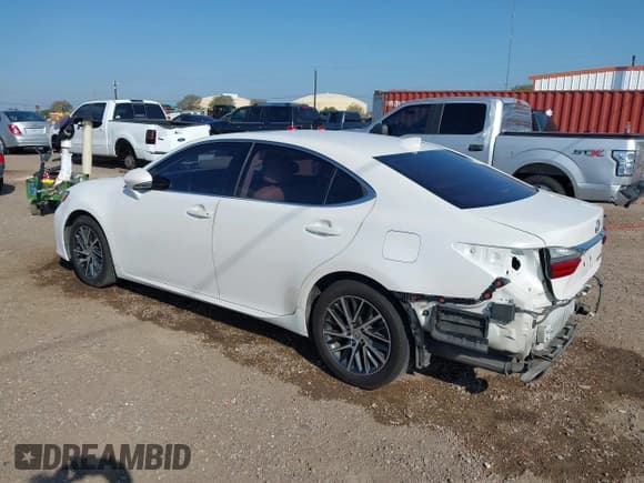 ✅ 2016 Lexus ES 330 • VIN: 58ABK1GG4GU022599 • Lot: 43393230. Listed on IAAI with 114,988 mi. Free auction sales archive from the USA and detailed vehicle history report at DreamBid. Image 3.