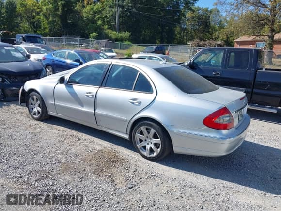 ✅ 2007 Mercedes-Benz E 350 • VIN: WDBUF87X87X210914 • Lot: 43246018. Listed on IAAI with 134,728 mi. Free auction sales archive from the USA and detailed vehicle history report at DreamBid. Image 3.