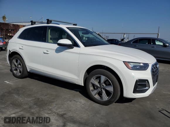✅ 2023 Audi Q5 Premium • VIN: WA1ABAFY2P2051333 • Lot: 82785505. Wystawiony na Copart z przebiegiem 27 789 mil. Bezpłatny archiwum sprzedaży aukcyjnych z USA i szczegółowy raport historii pojazdu na DreamBid. Zdjęcie 4.
