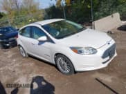 ✅ 2012 Ford Focus Electric • VIN: 1FAHP3R48CL363919 • Lot: 43454988. Wystawiony na IAAI z przebiegiem 58 269 mil. Bezpłatny archiwum sprzedaży aukcyjnych z USA i szczegółowy raport historii pojazdu na DreamBid. Zdjęcie 1.
