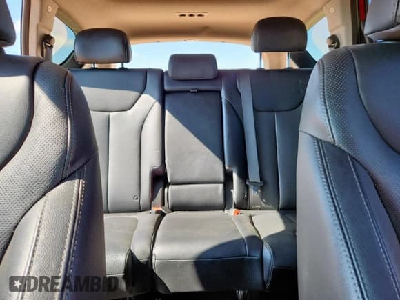 ✅ 2019 Hyundai Santa Fe Limited • VIN: 5NMS53AD1KH103671 • Лот: 86270025. Опубликован ранее на Copart с пробегом 88 262 миль. Бесплатный доступ к архиву аукционных продаж из США и подробный отчёт об истории автомобиля на DreamBid. Изображение 10.