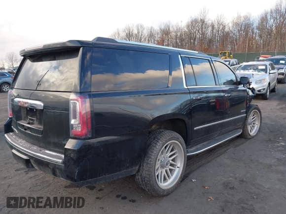 ✅ 2020 GMC Yukon XL Denali • VIN: 1GKS2HKJ9LR162043 • Lot: 41351046. Wystawiony na IAAI z przebiegiem 93 358 mil. Bezpłatny archiwum sprzedaży aukcyjnych z USA i szczegółowy raport historii pojazdu na DreamBid. Zdjęcie 4.