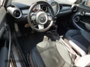 ✅ 2010 MINI Hardtop S • VIN: WMWMF7C58ATZ70756 • Лот: 81047265. Опубликован ранее на Copart с пробегом 95 643 миль. Бесплатный доступ к архиву аукционных продаж из США и подробный отчёт об истории автомобиля на DreamBid. Изображение 8.