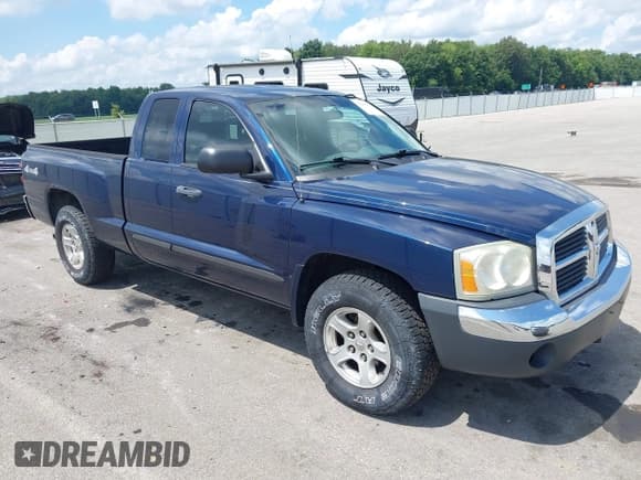 ✅ 2005 Dodge Dakota SLT • VIN: 1D7HW42N35S166791 • Lot: 42906810. Listed on IAAI with 134,232 mi. Free auction sales archive from the USA and detailed vehicle history report at DreamBid. Image 1.