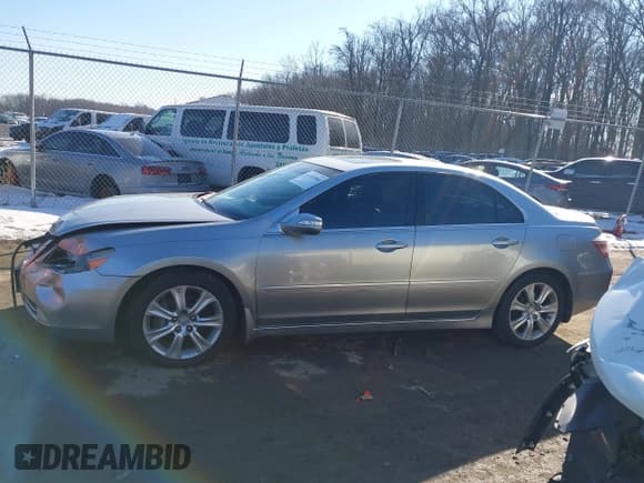 ✅ 2010 Acura RL Technology • VIN: JH4KB2F66AC000108 • Lot: 41353904. Listed on IAAI with 154,576 mi. Free auction sales archive from the USA and detailed vehicle history report at DreamBid. Image 14.