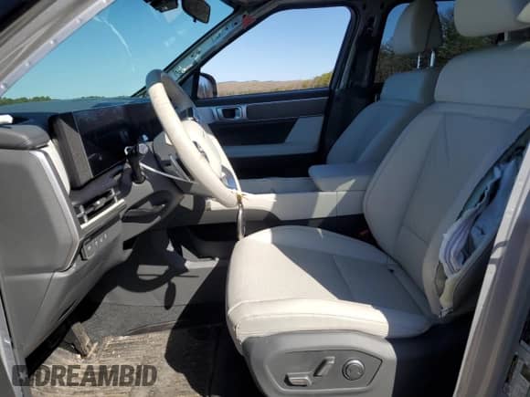 2025 Hyundai Santa Fe SEL с VIN 5NMP2DG18SH022720, выставлен на аукционе Copart как лот 49456165 с пробегом 7 356 миль миль и Списание • Salvage title. История ставок и продаж доступна на DreamBid. Изображение 7.