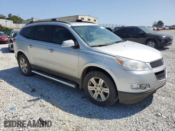 ✅ 2011 Chevrolet Traverse 2LT • VIN: 1GNKRJED7BJ126540 • Lot: 69260834. Wystawiony na Copart z przebiegiem Nie podano. Bezpłatny archiwum sprzedaży aukcyjnych z USA i szczegółowy raport historii pojazdu na DreamBid. Zdjęcie 4.