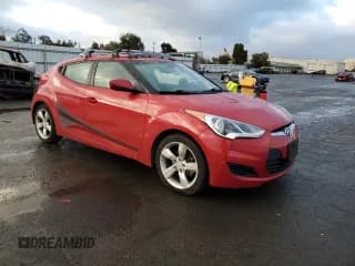 ✅ 2013 Hyundai Veloster w/Black Int • VIN: KMHTC6AD3DU111936 • Lot: 86874854. Wystawiony na Copart z przebiegiem 99 696 mil. Bezpłatny archiwum sprzedaży aukcyjnych z USA i szczegółowy raport historii pojazdu na DreamBid. Zdjęcie 4.