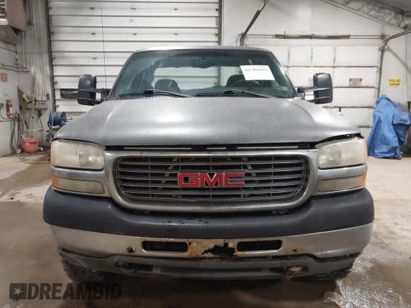 ✅ 2002 GMC Sierra 2500HD SLT • VIN: 1GTHK29U92E215803 • Лот: 41704668. Опубликован ранее на IAAI с пробегом 156 511 миль. Бесплатный доступ к архиву аукционных продаж из США и подробный отчёт об истории автомобиля на DreamBid. Изображение 12.