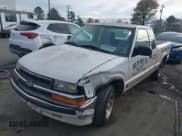 ✅ 2000 Chevrolet S-10 LS • VIN: 1GCCS1955YK271177 • Лот: 40955750. Опубликован ранее на IAAI с пробегом 298 412 миль. Бесплатный доступ к архиву аукционных продаж из США и подробный отчёт об истории автомобиля на DreamBid. Изображение 2.