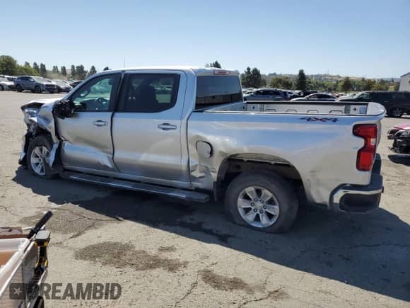 2021 Chevrolet Silverado 1500 LT z VIN 3GCUYDED5MG395226, wystawiony jako Copart lot #61405205 z przebiegiem 33 745 mil mil oraz Szkoda całkowita • Salvage title. Historia ofert i sprzedaży dostępna na DreamBid. Obrazek 2.