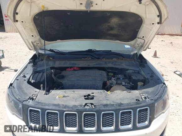 ✅ 2019 Jeep Compass Latitude • VIN: 3C4NJCBB3KT802907 • Lot: 42595157. Listed on IAAI with 103,993 mi. Free auction sales archive from the USA and detailed vehicle history report at DreamBid. Image 10.