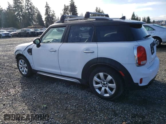 ✅ 2017 MINI Countryman Cooper • VIN: WMZYS7C30H3B62770 • Lot: 49127695. Listed on Copart with 121,897 mi. Free auction sales archive from the USA and detailed vehicle history report at DreamBid. Image 2.