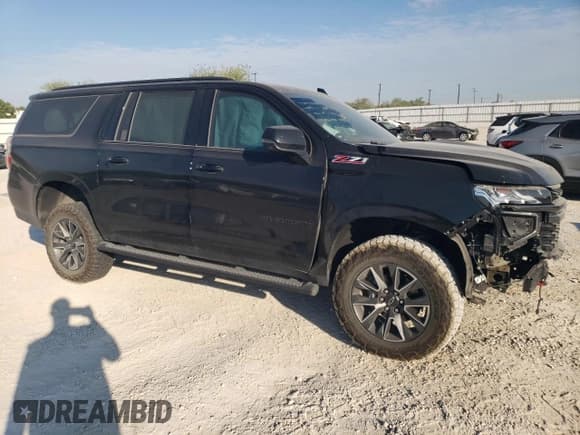 ✅ 2022 Chevrolet Suburban Z71 • VIN: 1GNSKDKD3NR216414 • Lot: 74988494. Wystawiony na Copart z przebiegiem 38 223 mil. Bezpłatny archiwum sprzedaży aukcyjnych z USA i szczegółowy raport historii pojazdu na DreamBid. Zdjęcie 4.