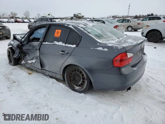 2006 BMW 3 Series z VIN WBAVB53556KW28652, wystawiony jako Copart lot #39053244 z przebiegiem Nie podano mil oraz Nie do naprawy • Non repairable. Historia ofert i sprzedaży dostępna na DreamBid. Obrazek 2.