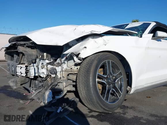 2021 Ford Mustang EcoBoost z VIN 1FATP8UH4M5102035, wystawiony jako IAAI lot #43443549 z przebiegiem 83 124 mil mil oraz . Historia ofert i sprzedaży dostępna na DreamBid. Obrazek 16.