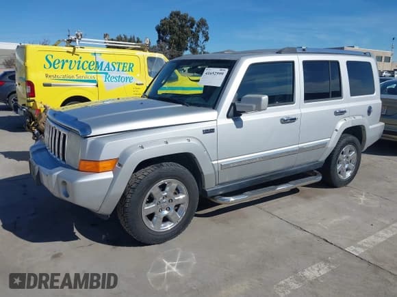 ✅ 2008 Jeep Commander Overland • VIN: 1J8HH68298C145917 • Лот: 41652599. Опубликован ранее на IAAI с пробегом 144 977 миль. Бесплатный доступ к архиву аукционных продаж из США и подробный отчёт об истории автомобиля на DreamBid. Изображение 2.