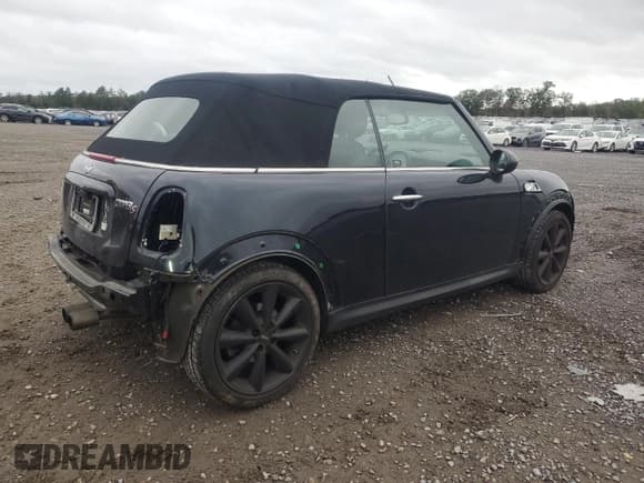 ✅ 2012 MINI Convertible S • VIN: WMWZP3C53CT250974 • Лот: 85357415. Опубликован ранее на Copart с пробегом 57 368 миль. Бесплатный доступ к архиву аукционных продаж из США и подробный отчёт об истории автомобиля на DreamBid. Изображение 3.