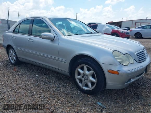 ✅ 2002 Mercedes-Benz C 230/260/280/320 • VIN: WDBRF61J42F280245 • Lot: 42522610. Wystawiony na IAAI z przebiegiem 85 604 mil. Bezpłatny archiwum sprzedaży aukcyjnych z USA i szczegółowy raport historii pojazdu na DreamBid. Zdjęcie 1.