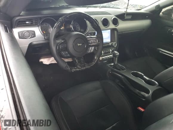 ✅ 2017 Ford Mustang GT Premium • VIN: 1FA6P8CF0H5316930 • Lot: 92357395. Wystawiony na Copart z przebiegiem 64 305 mil. Bezpłatny archiwum sprzedaży aukcyjnych z USA i szczegółowy raport historii pojazdu na DreamBid. Zdjęcie 8.