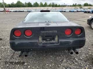 1989 Chevrolet Corvette z VIN 1G1YY2181K5119511, wystawiony jako Copart lot #73351894 z przebiegiem 85 425 mil mil oraz Szkoda całkowita • Salvage title. Historia ofert i sprzedaży dostępna na DreamBid. Obrazek 6.