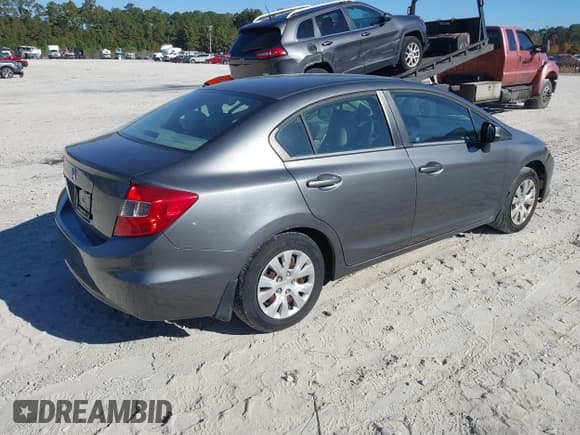 ✅ 2012 Honda Civic LX • VIN: 19XFB2F55CE364073 • Lot: 43700975. Wystawiony na IAAI z przebiegiem 211 836 mil. Bezpłatny archiwum sprzedaży aukcyjnych z USA i szczegółowy raport historii pojazdu na DreamBid. Zdjęcie 4.