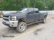 ✅ 2009 Chevrolet Silverado 3500HD • VIN: 1GCHK73K79F157683 • Lot: 42472022. Listed on IAAI with 292,765 mi. Free auction sales archive from the USA and detailed vehicle history report at DreamBid. Image 2.