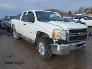 ✅ 2013 Chevrolet Silverado 2500HD Work Truck • VIN: 1GC2KVCGXDZ364534 • Lot: 41418172. Wystawiony na IAAI z przebiegiem 174 449 mil. Bezpłatny archiwum sprzedaży aukcyjnych z USA i szczegółowy raport historii pojazdu na DreamBid. Zdjęcie 1.