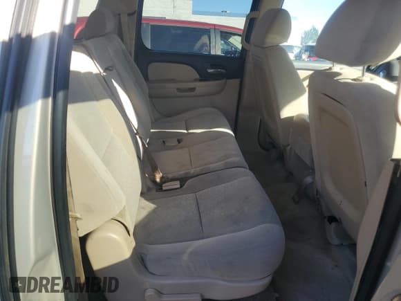 ✅ 2007 Chevrolet Suburban LT • VIN: 3GNFC16077G315275 • Lot: 90644885. Wystawiony na Copart z przebiegiem 211 773 mil. Bezpłatny archiwum sprzedaży aukcyjnych z USA i szczegółowy raport historii pojazdu na DreamBid. Zdjęcie 11.