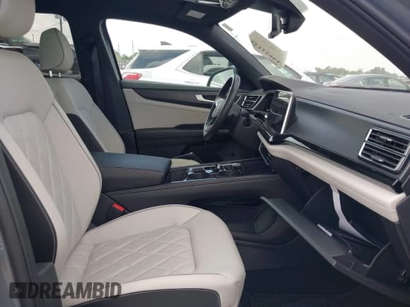 ✅ 2025 Volkswagen Atlas SEL Premium R-Line • VIN: 1V2FE2CA1SC205287 • Lot: 42322961. Wystawiony na IAAI z przebiegiem 13 256 mil. Bezpłatny archiwum sprzedaży aukcyjnych z USA i szczegółowy raport historii pojazdu na DreamBid. Zdjęcie 5.