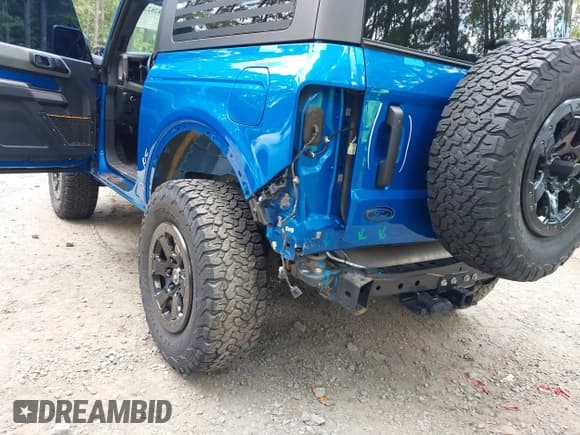 ✅ 2022 Ford Bronco • VIN: 1FMDE5CP4NLA72314 • Lot: 42822836. Listed on IAAI with 34,832 mi. Free auction sales archive from the USA and detailed vehicle history report at DreamBid. Image 6.