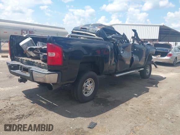 ✅ 2008 Chevrolet Silverado 2500HD LTZ • VIN: 1GCHK236X8F156113 • Lot: 43010192. Wystawiony na IAAI z przebiegiem Nie podano. Bezpłatny archiwum sprzedaży aukcyjnych z USA i szczegółowy raport historii pojazdu na DreamBid. Zdjęcie 4.