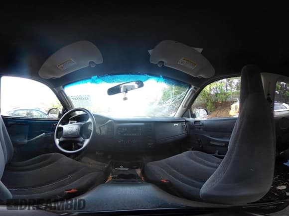 ✅ 2002 Dodge Dakota • VIN: 1B7GG12X62S641705 • Lot: 42435567. Wystawiony na IAAI z przebiegiem 176 930 mil. Bezpłatny archiwum sprzedaży aukcyjnych z USA i szczegółowy raport historii pojazdu na DreamBid. Zdjęcie 18.