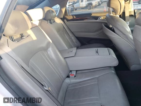 ✅ 2015 Hyundai Genesis 3.8L • VIN: KMHGN4JE7FU100045 • Lot: 87256664. Wystawiony na Copart z przebiegiem 155 068 mil. Bezpłatny archiwum sprzedaży aukcyjnych z USA i szczegółowy raport historii pojazdu na DreamBid. Zdjęcie 10.