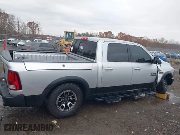 ✅ 2017 Ram 1500 Rebel • VIN: 1C6RR7YT2HS672976 • Lot: 43728138. Wystawiony na IAAI z przebiegiem 95 539 mil. Bezpłatny archiwum sprzedaży aukcyjnych z USA i szczegółowy raport historii pojazdu na DreamBid. Zdjęcie 13.